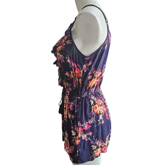 Band of Gypsies Navy Floral Romper Size Medium - Picture 3 of 10